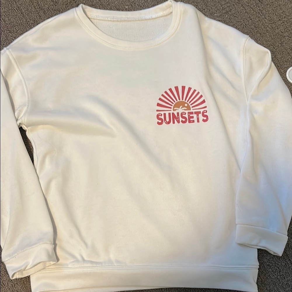Cream Sweatshirt with Sunsets Graphic